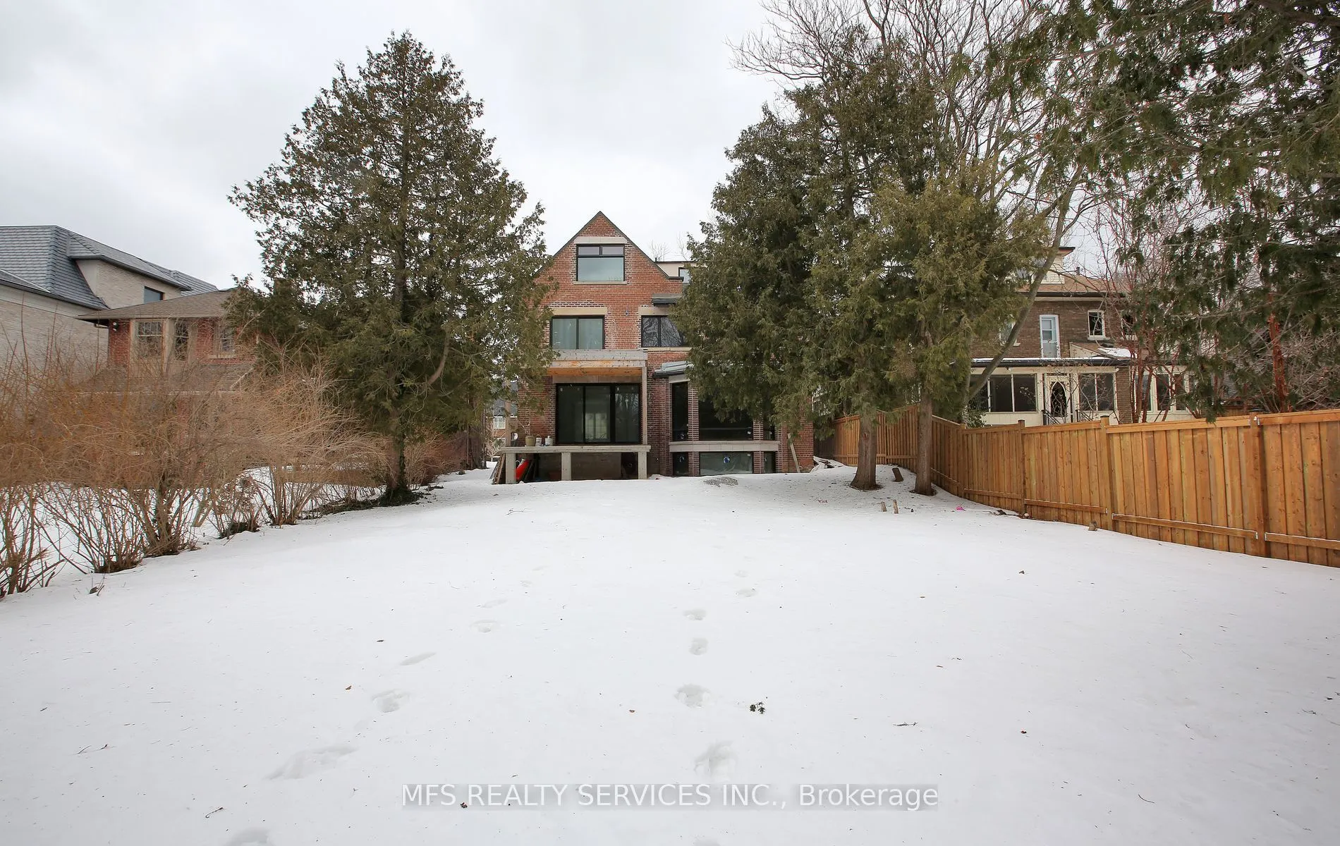 203 GLENCAIRN Avenue