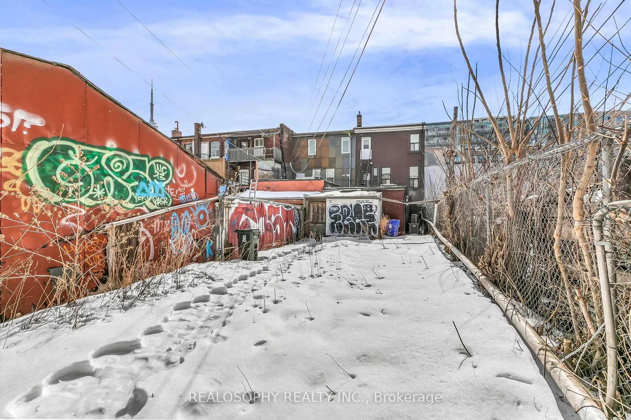 518 Queen Street W