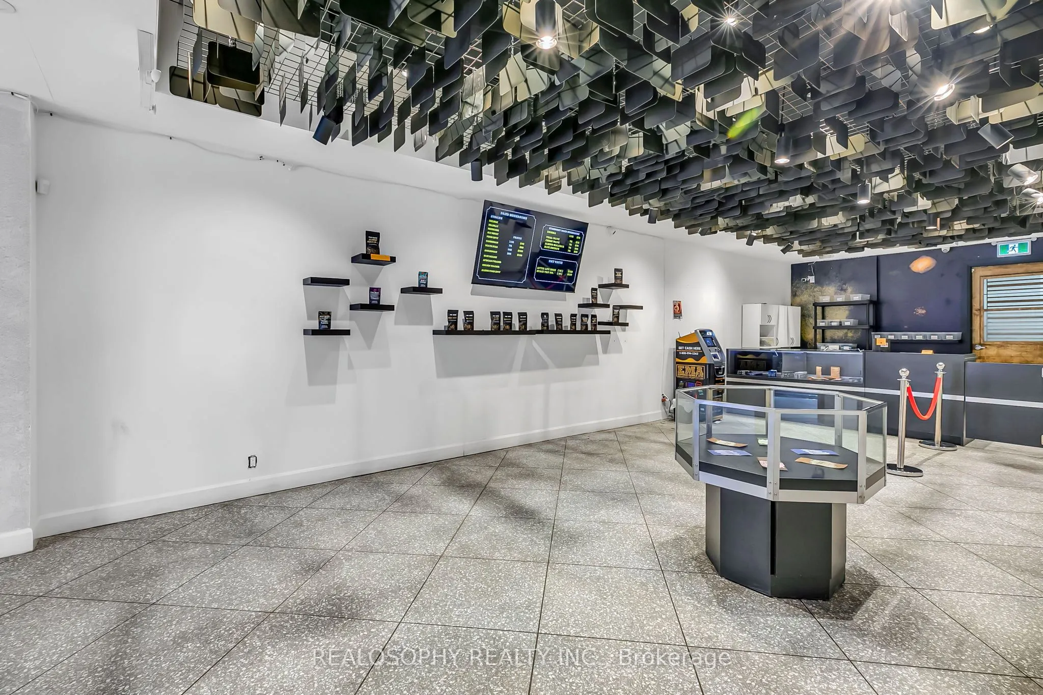 518 Queen Street W