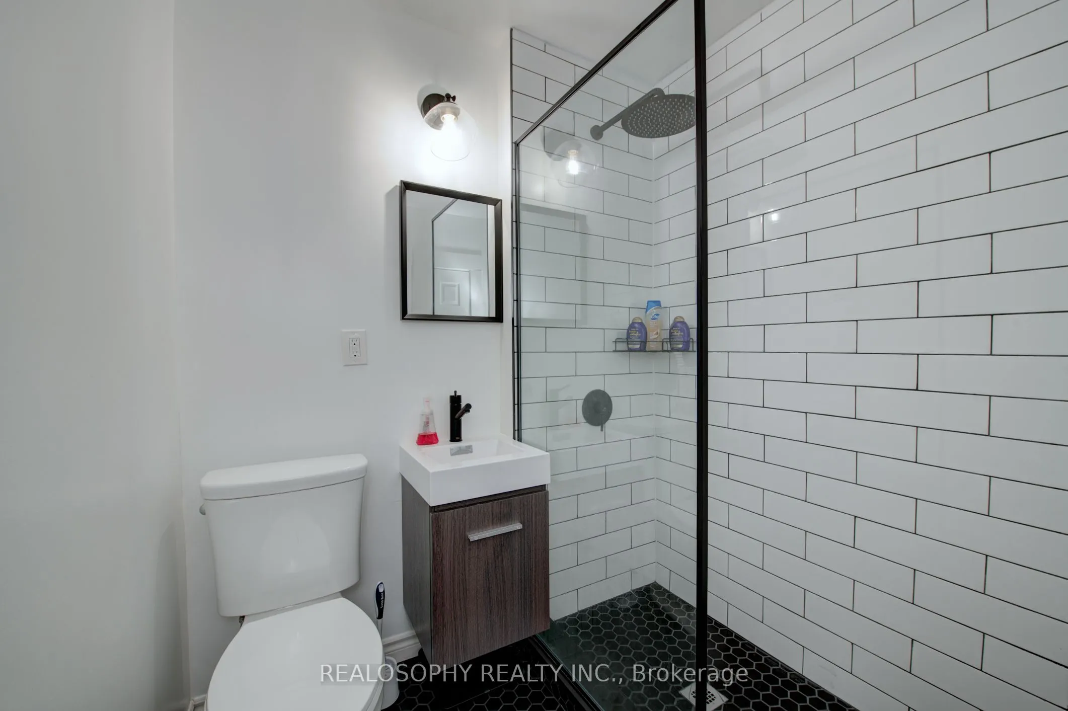 518 Queen Street W