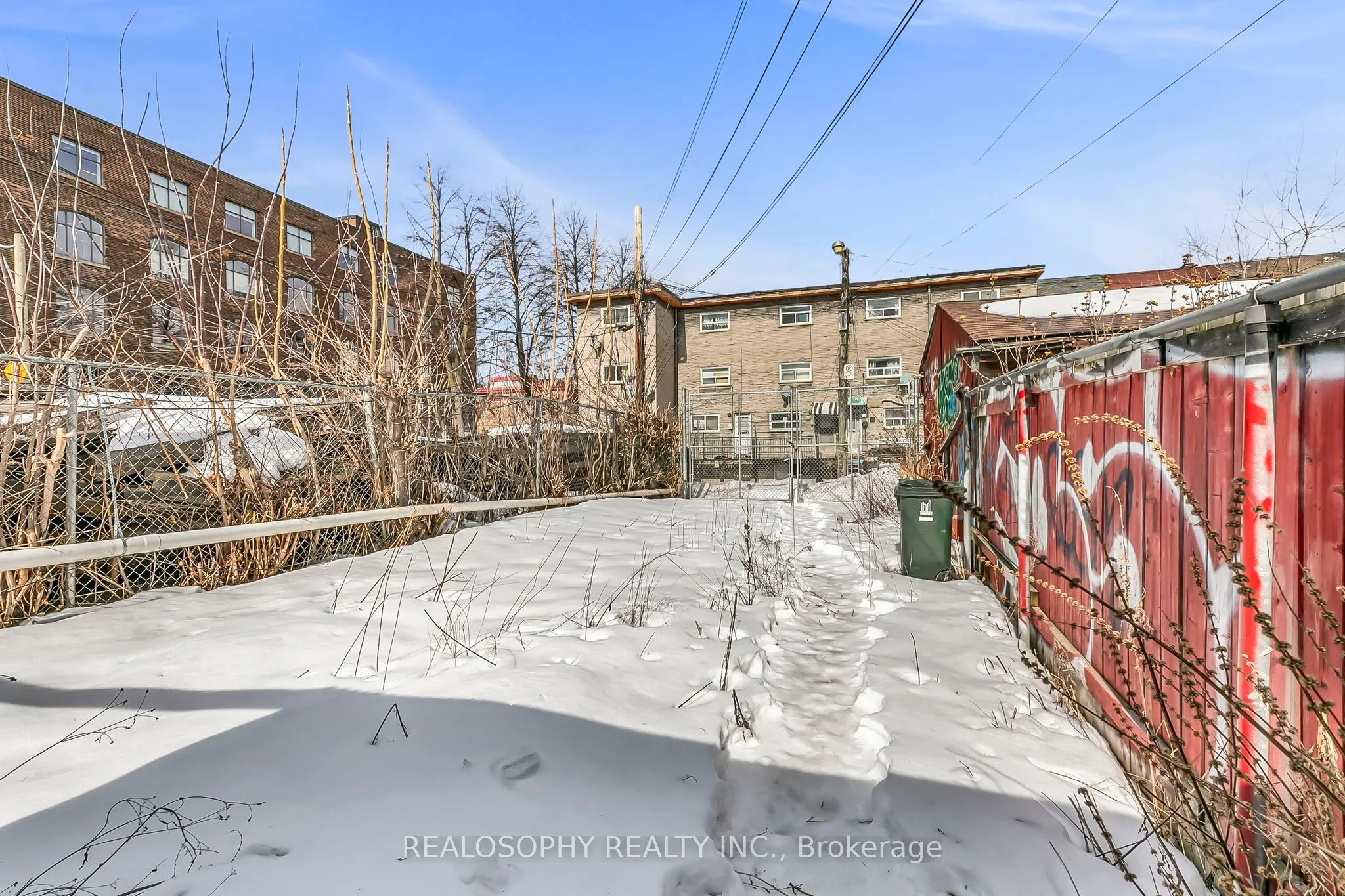 518 Queen Street W