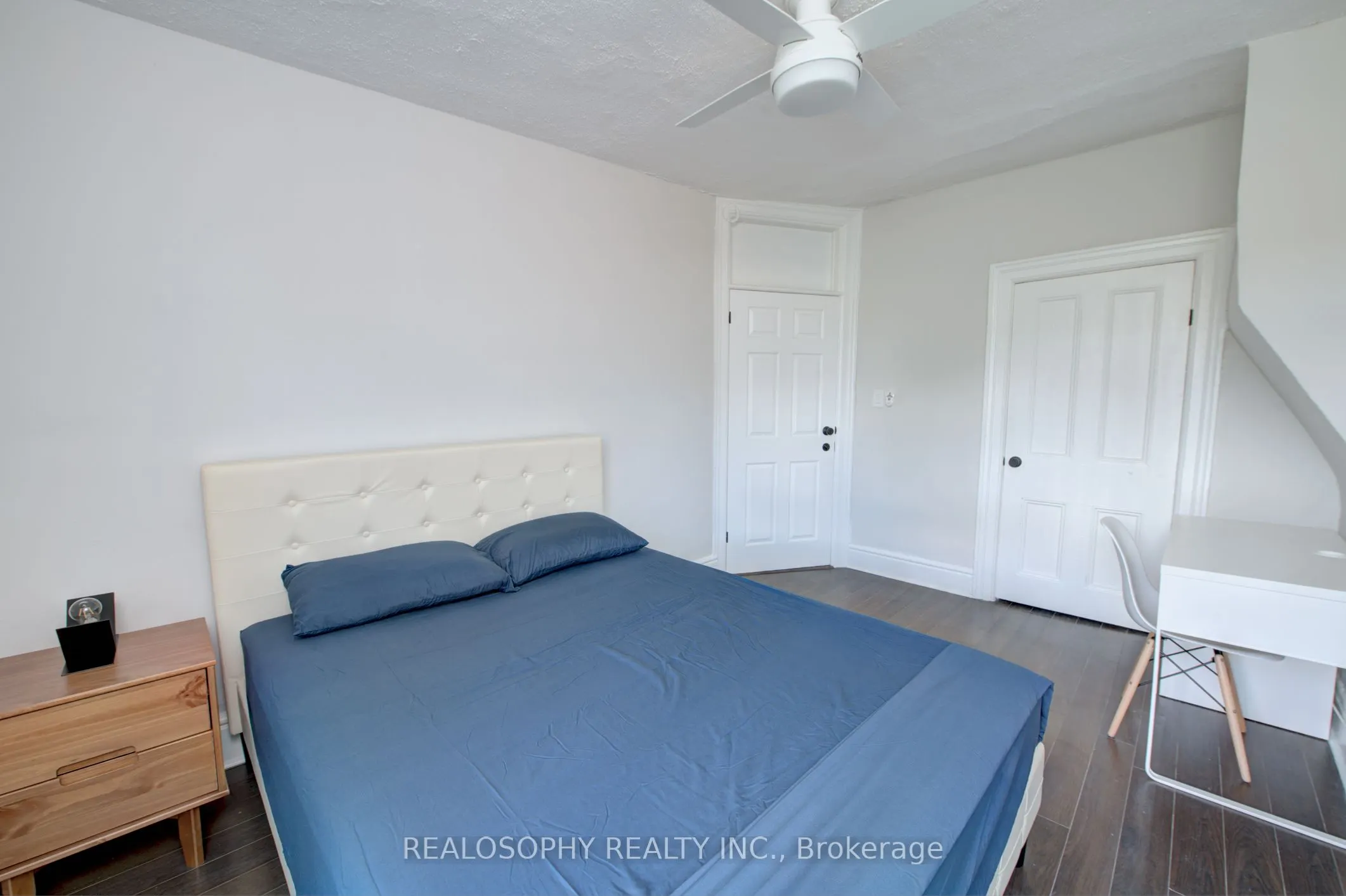 518 Queen Street W