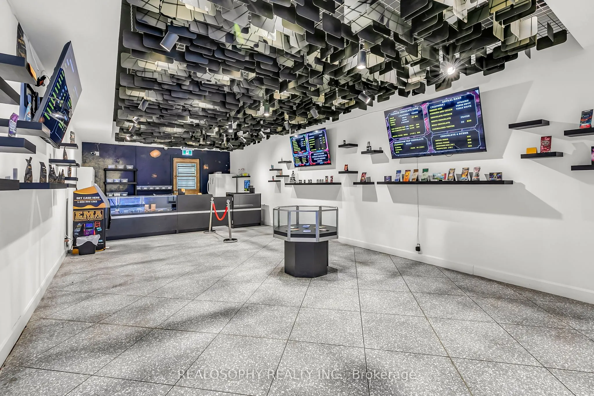 518 Queen Street W