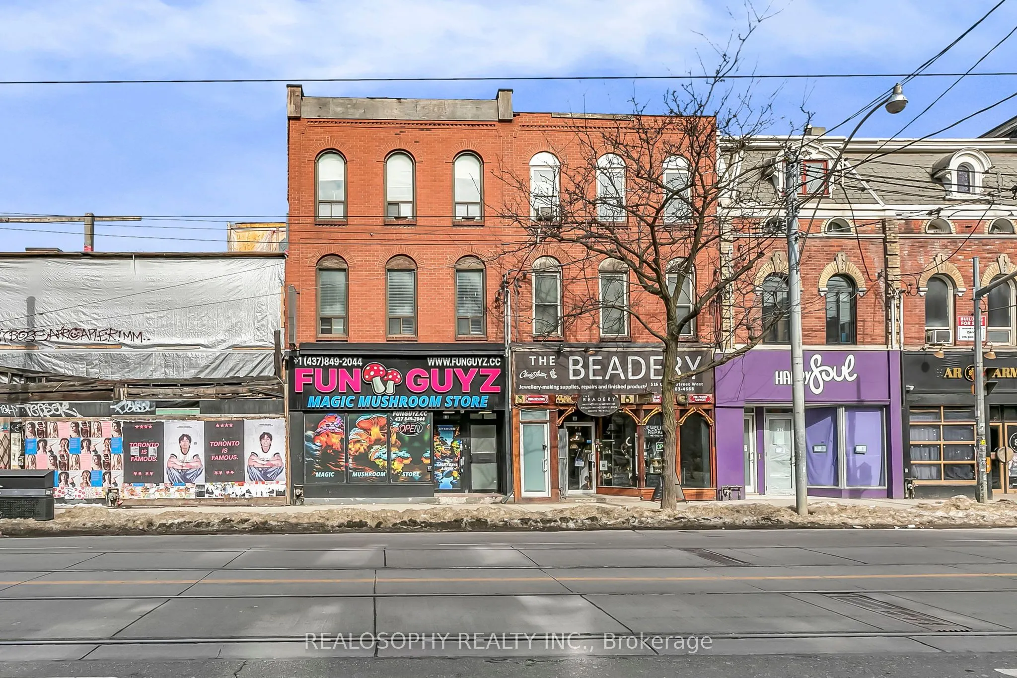 518 Queen Street W