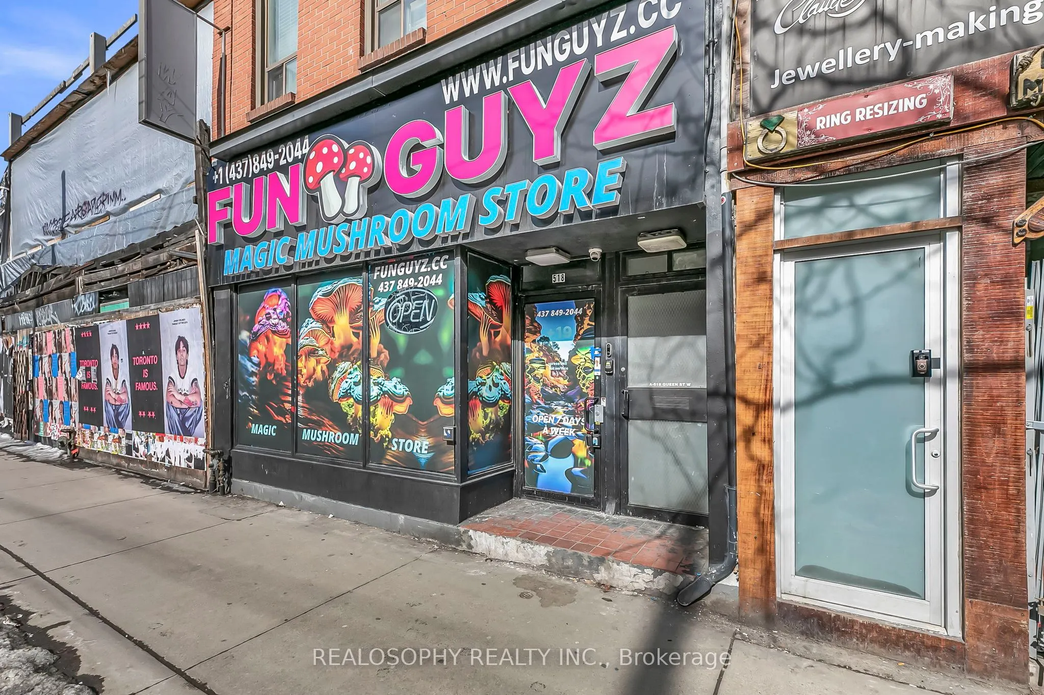 518 Queen Street W