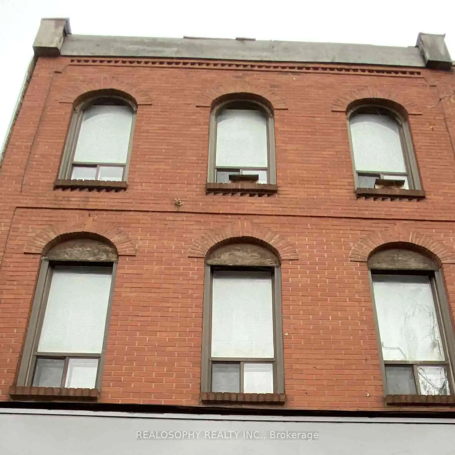 518 Queen Street W
