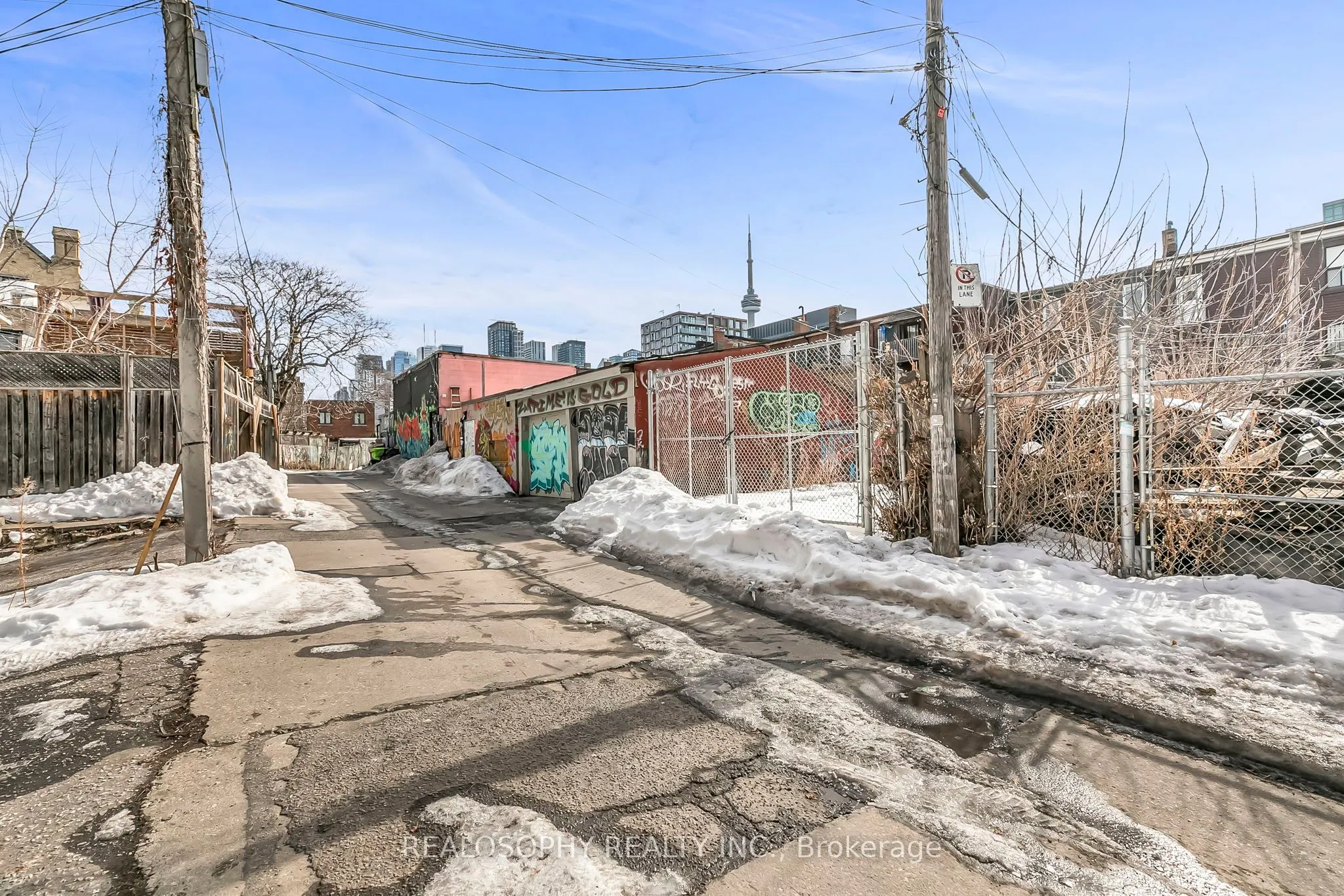 518 Queen Street W