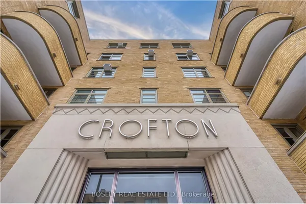 717 Eglinton Avenue W