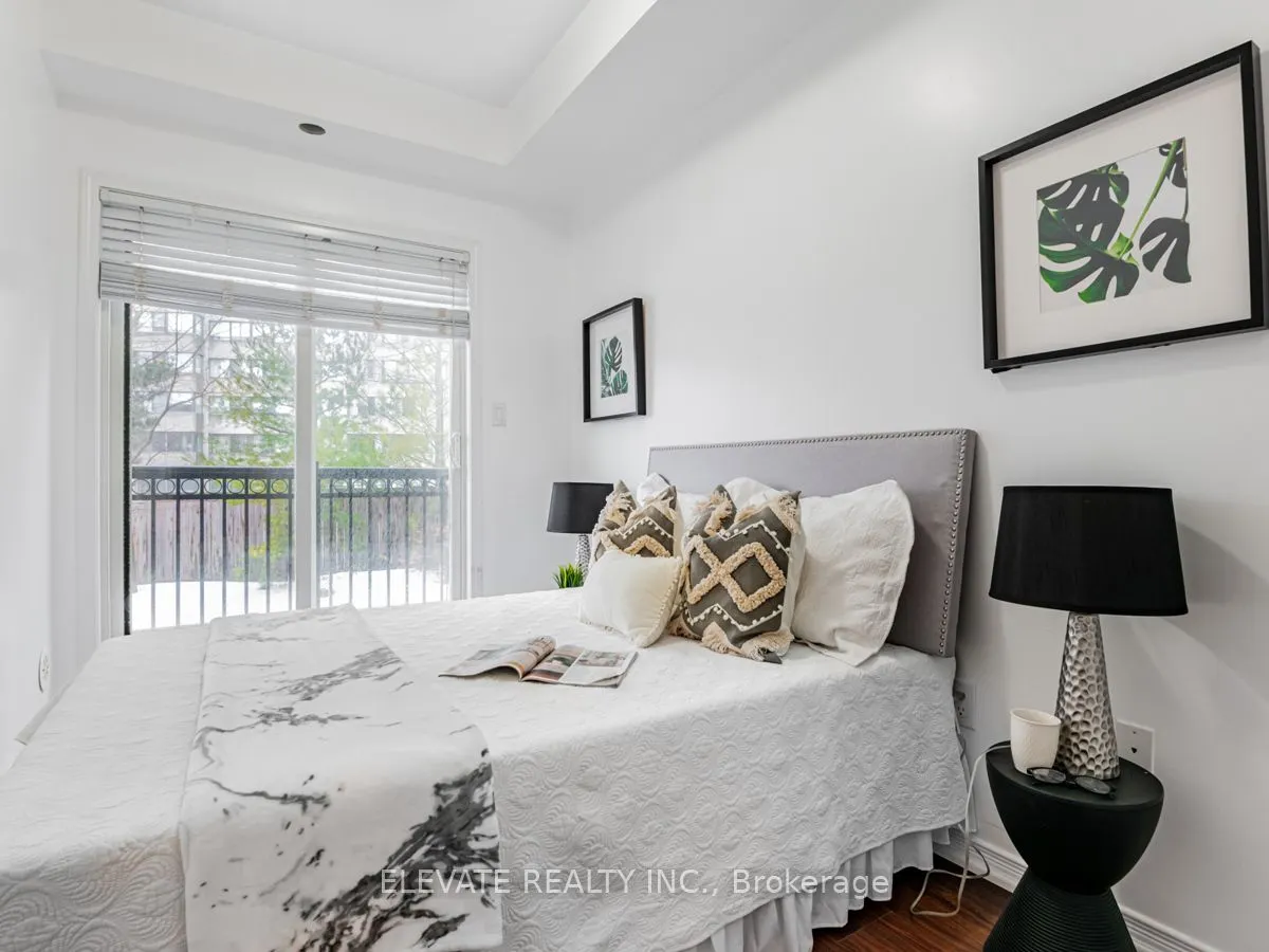 15 Coneflower Crescent, #236