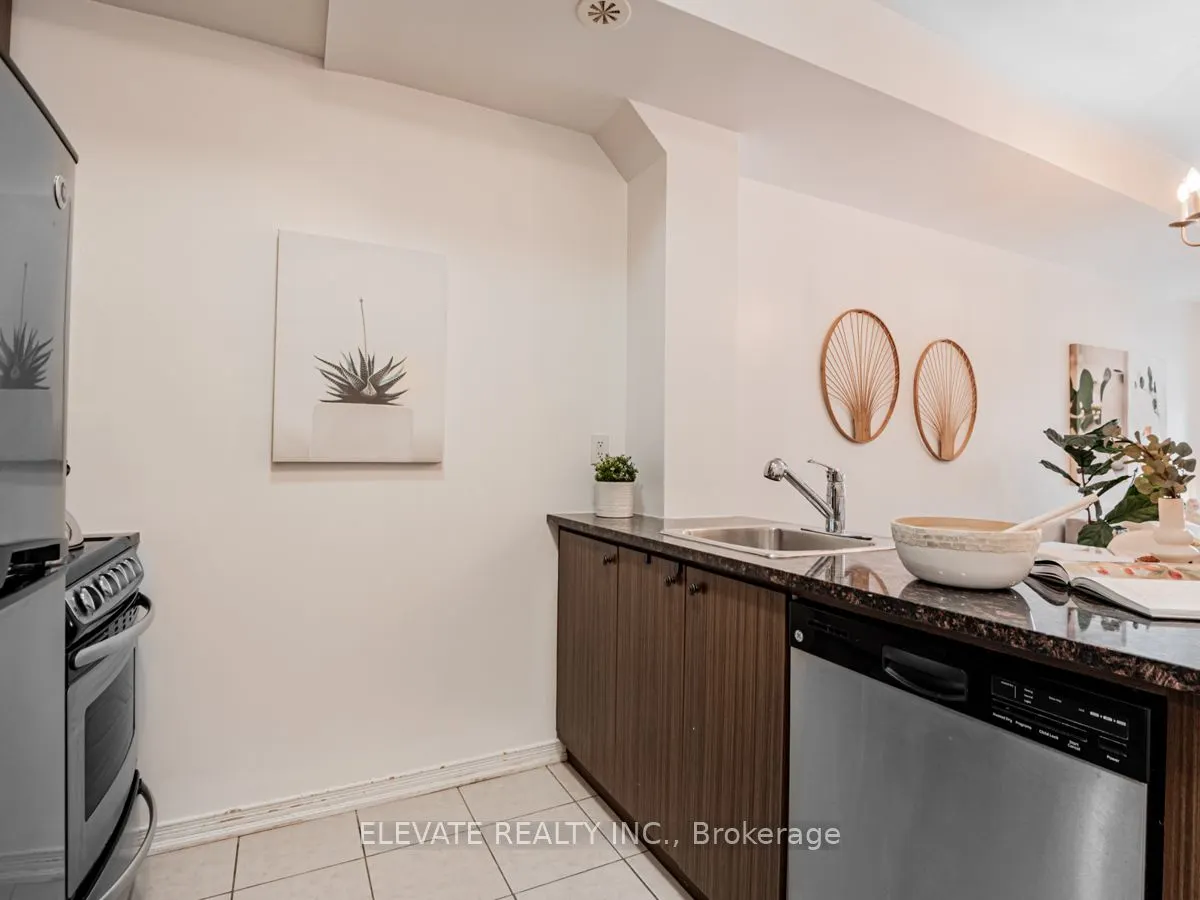 15 Coneflower Crescent, #236