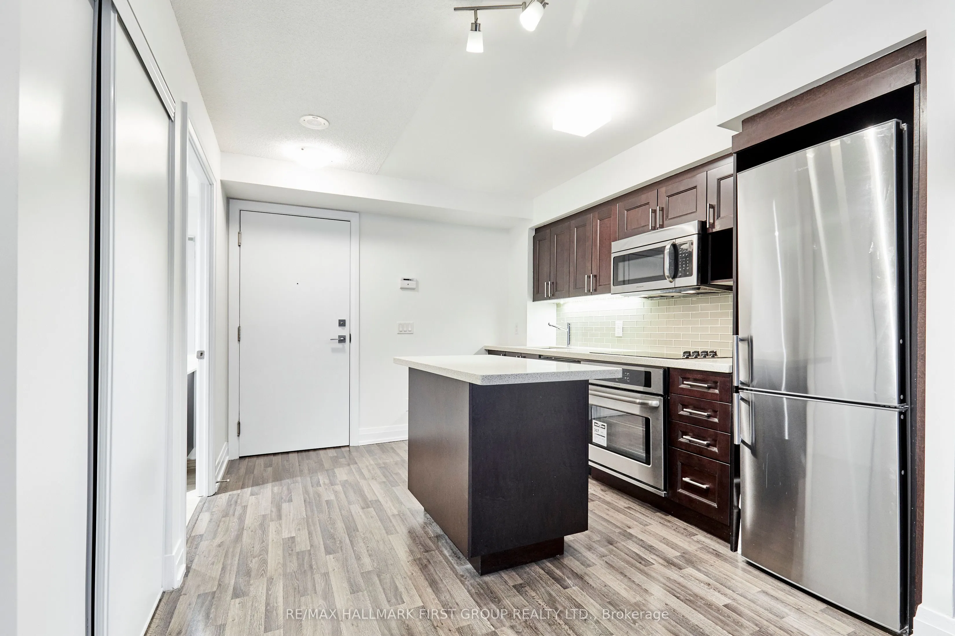 555 Wilson Avenue, #E402