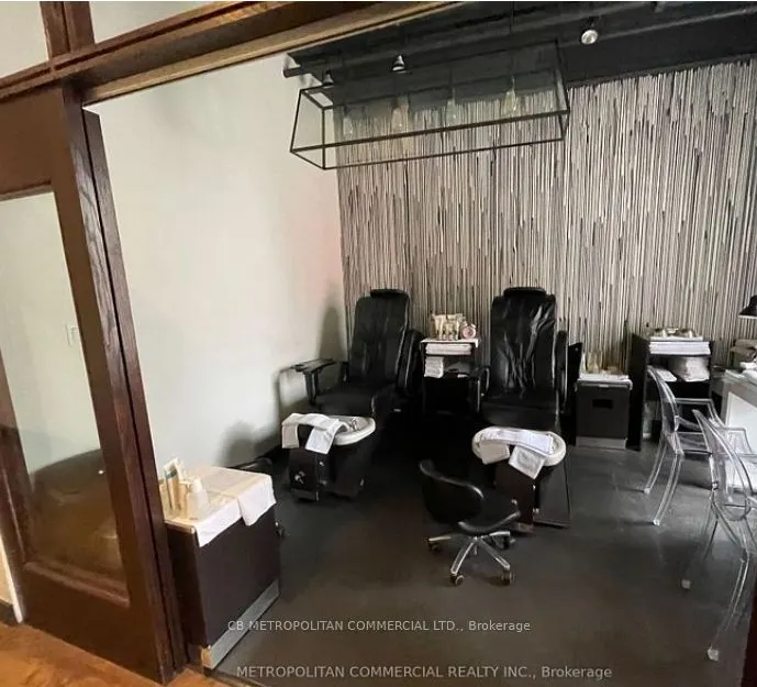 269 Queen Street W