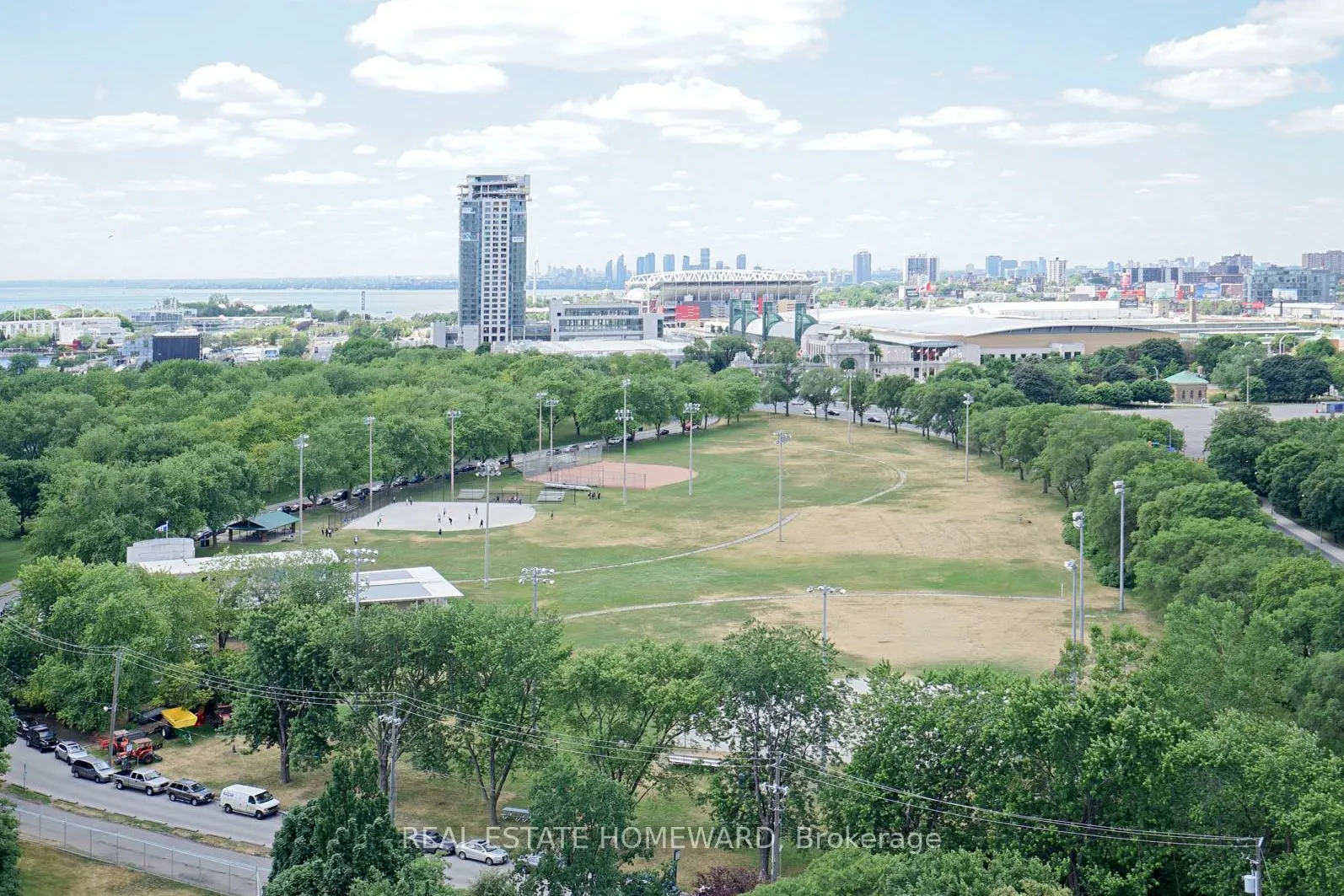 637 Lake Shore Boulevard W, #104