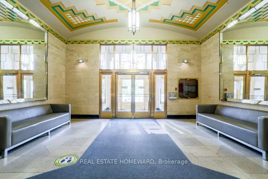 637 Lake Shore Boulevard W, #104