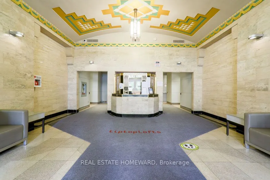 637 Lake Shore Boulevard W, #104