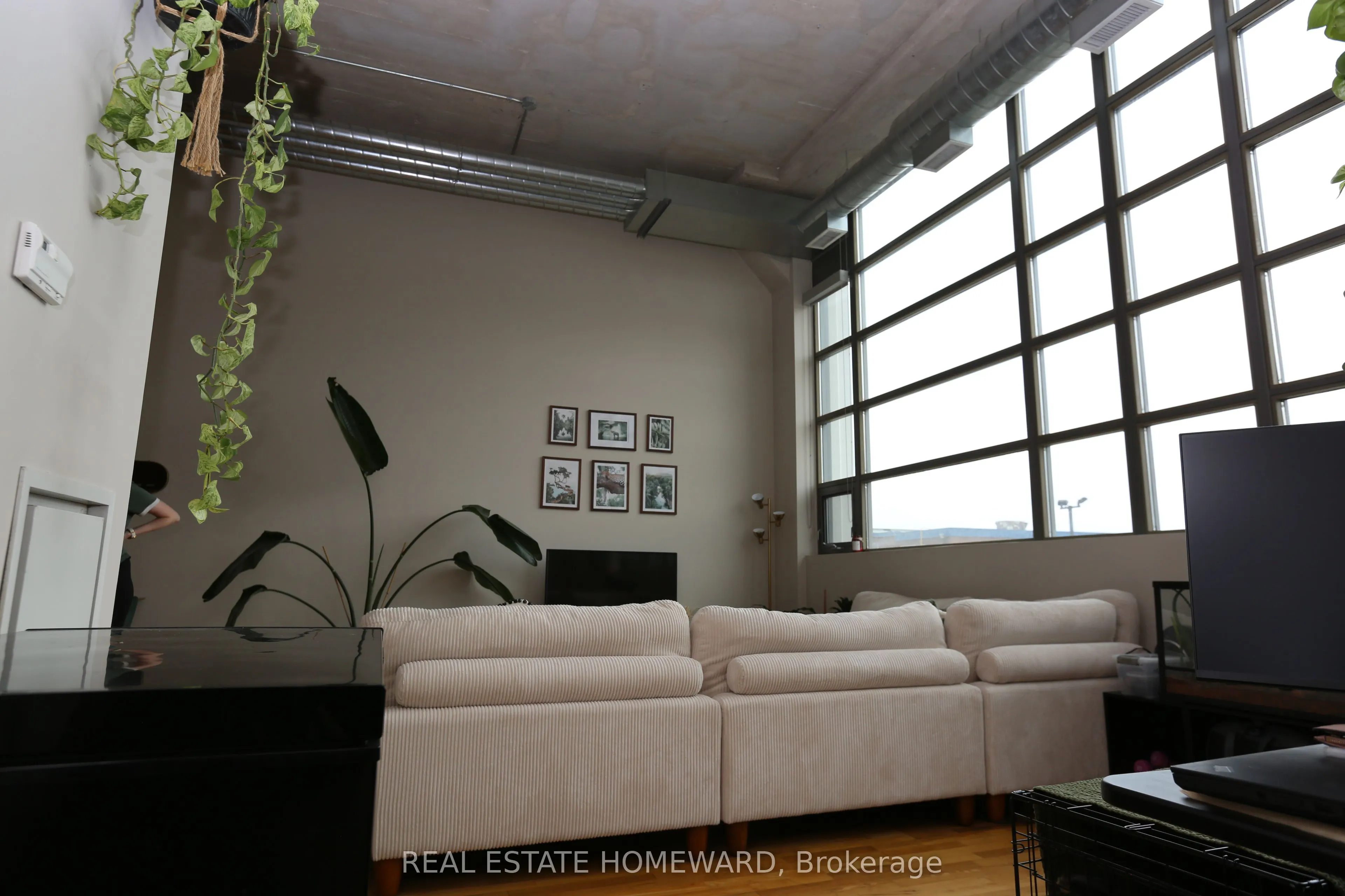 637 Lake Shore Boulevard W, #104