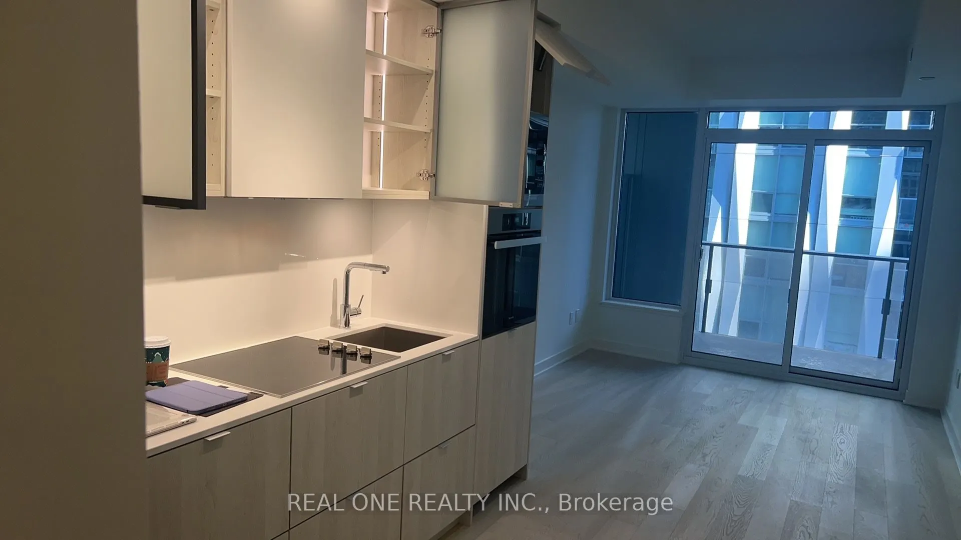 11 Yorkville Avenue, #1308