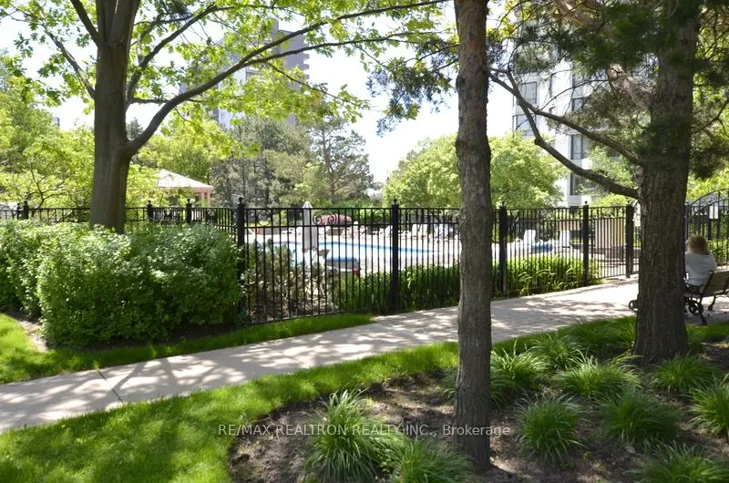 1121 Steeles Avenue W, #214