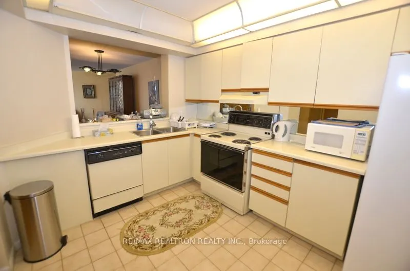 1121 Steeles Avenue W, #214