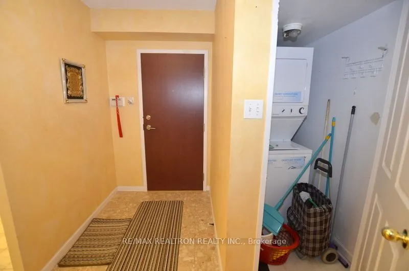 1121 Steeles Avenue W, #214
