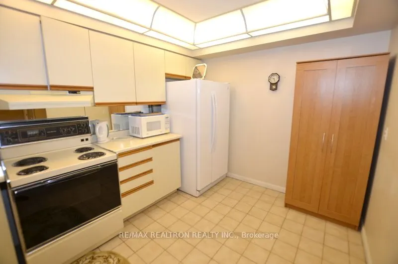 1121 Steeles Avenue W, #214