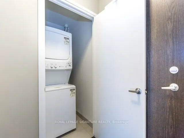 17 Kenaston Gardens, #402