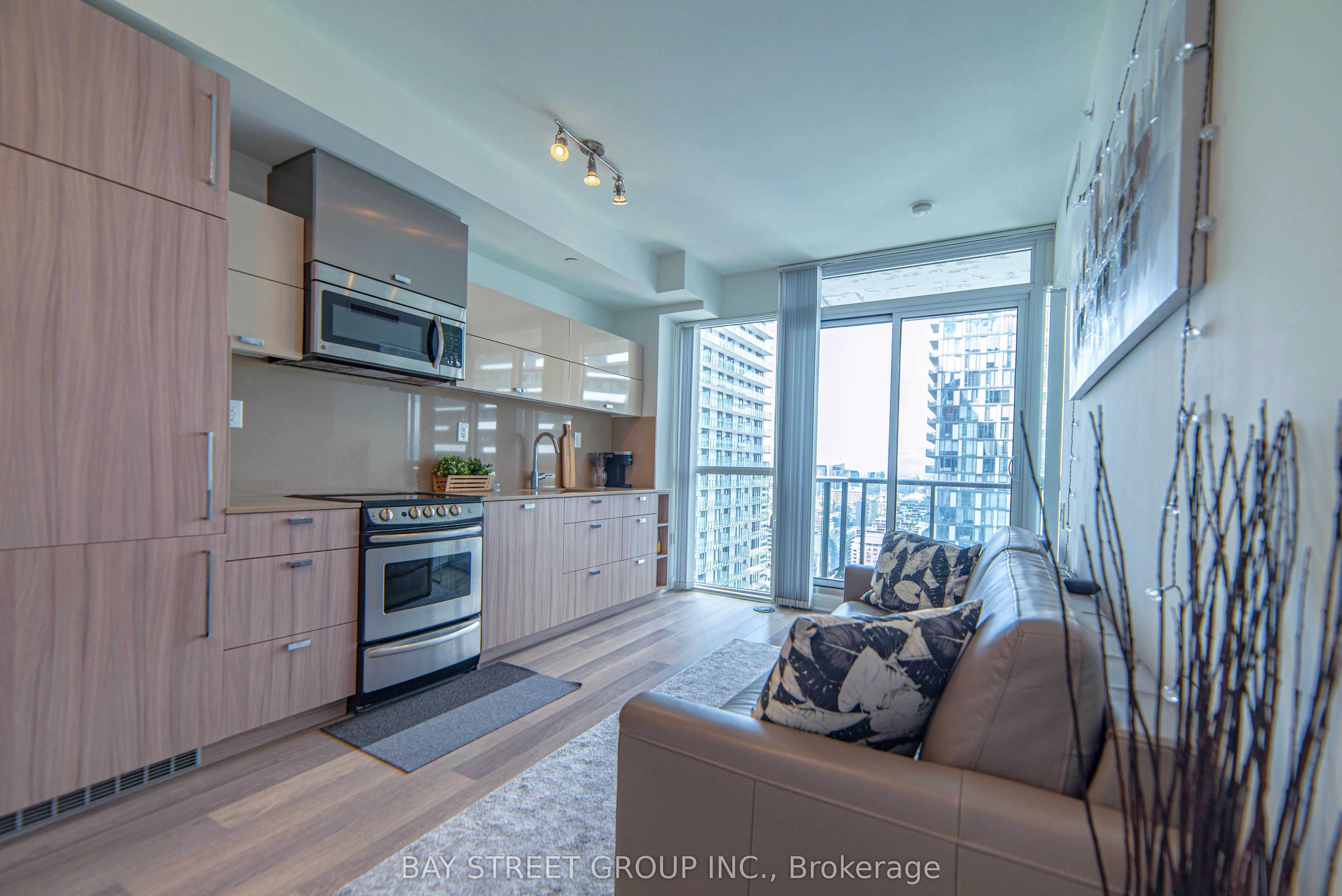 290 Adelaide Street W, #3112