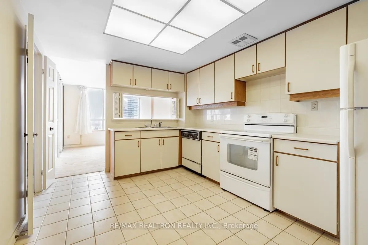 5444 Yonge Street #1810
