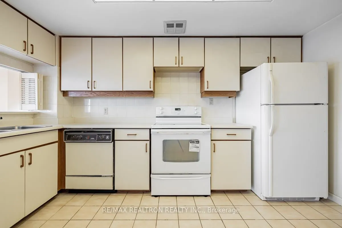 5444 Yonge Street #1810