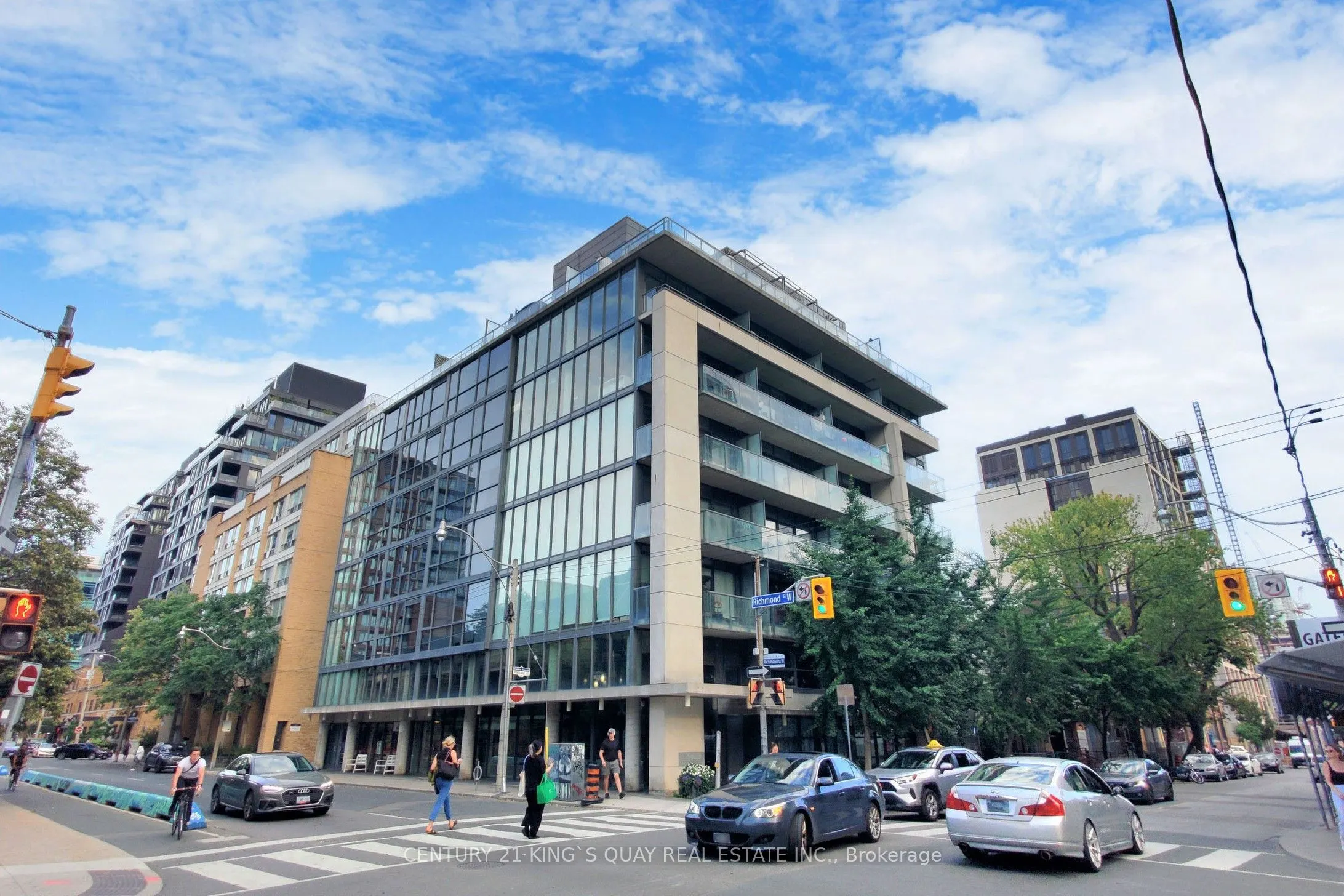 533 Richmond Street W, #403