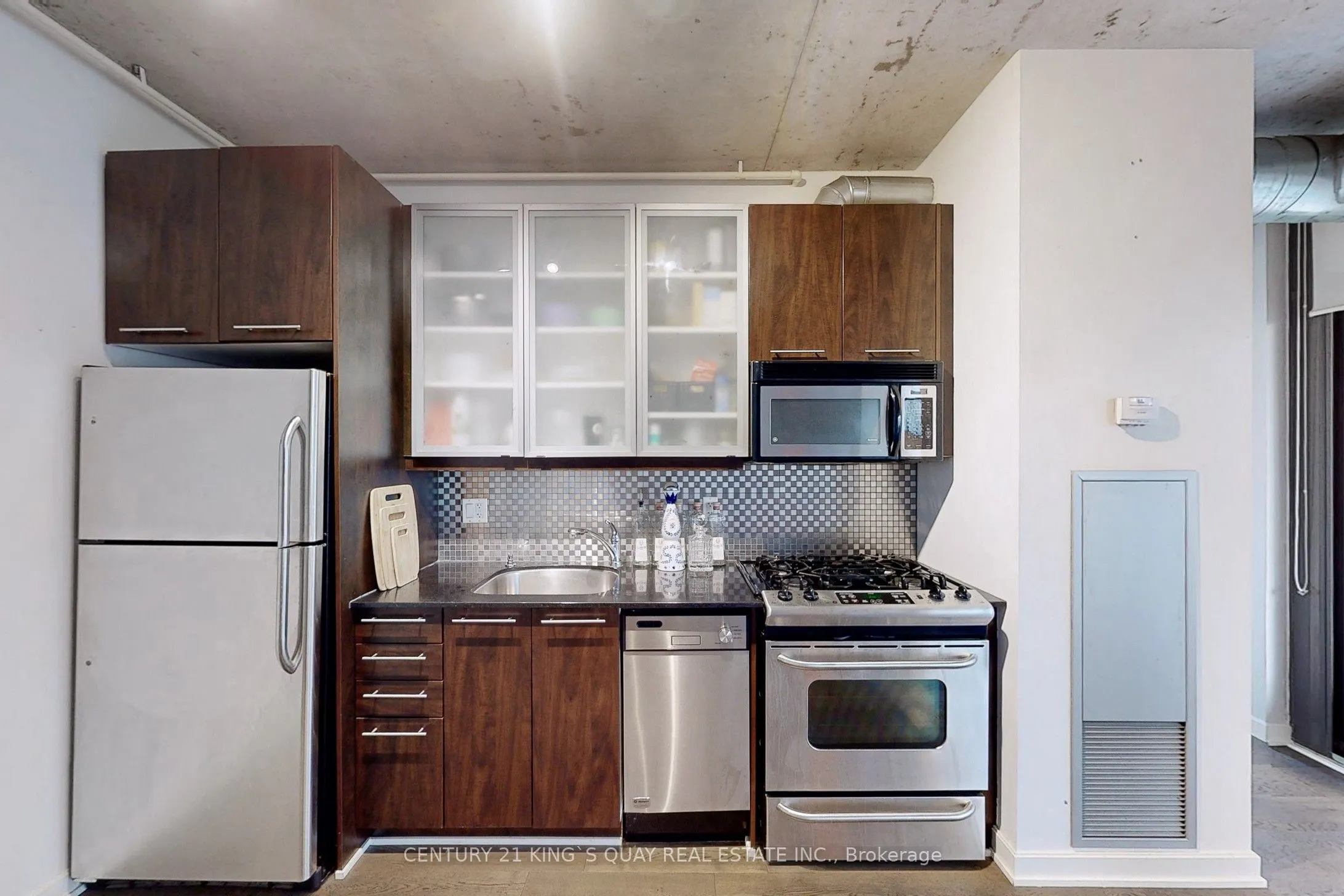 533 Richmond Street W, #403