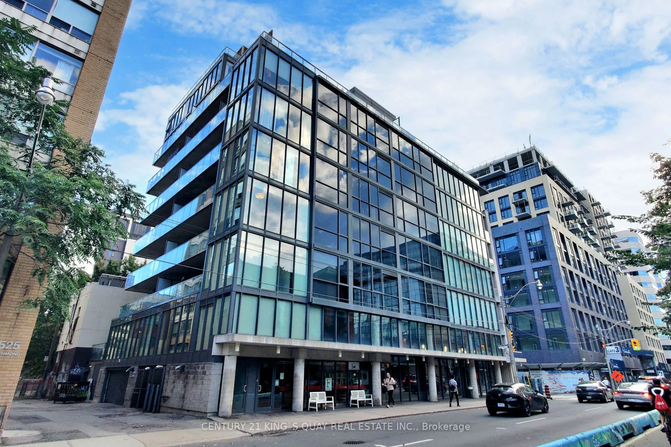 533 Richmond Street W, #403
