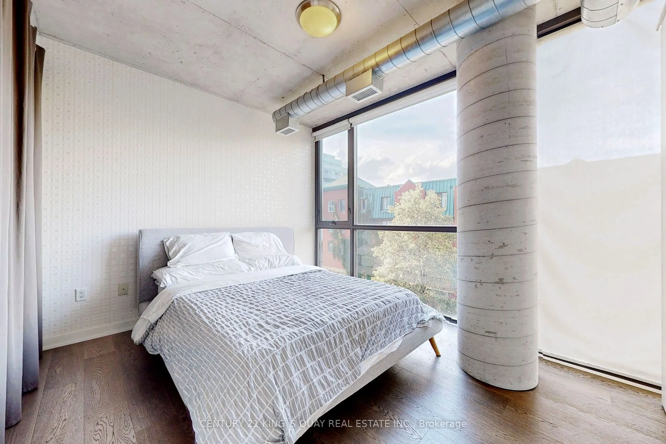 533 Richmond Street W, #403