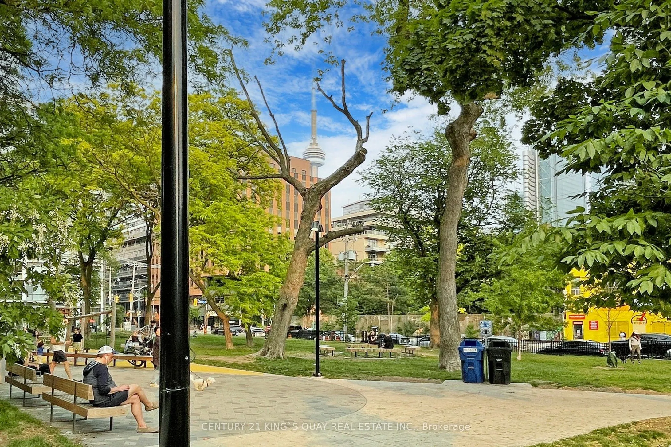 533 Richmond Street W, #403