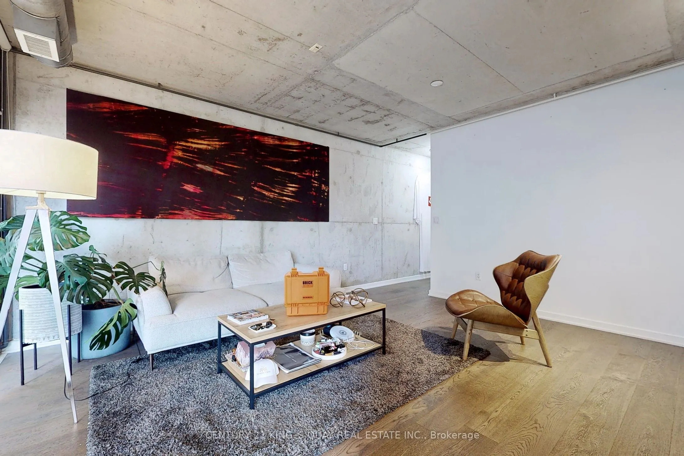 533 Richmond Street W, #403