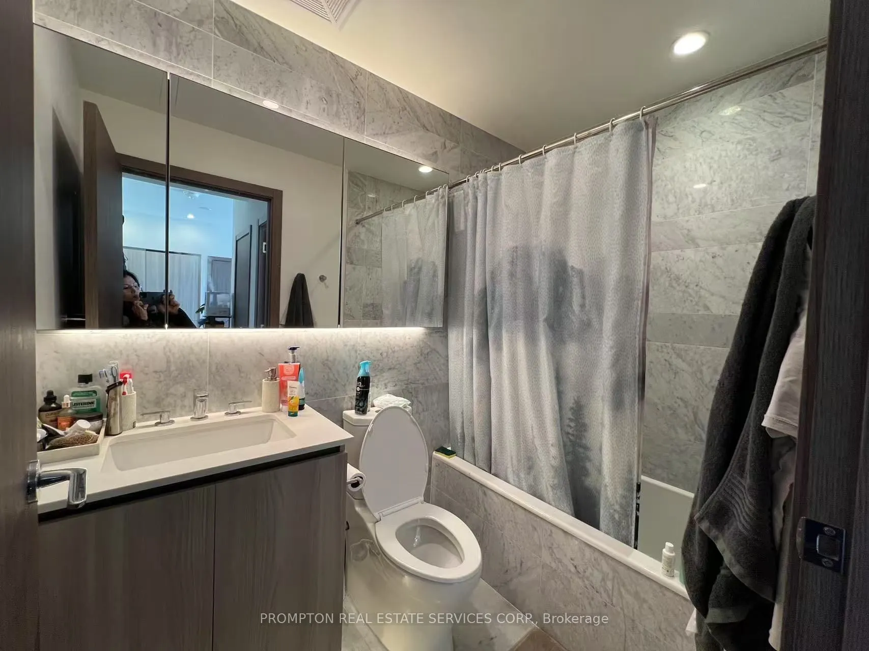 19 Bathurst Street, #3805
