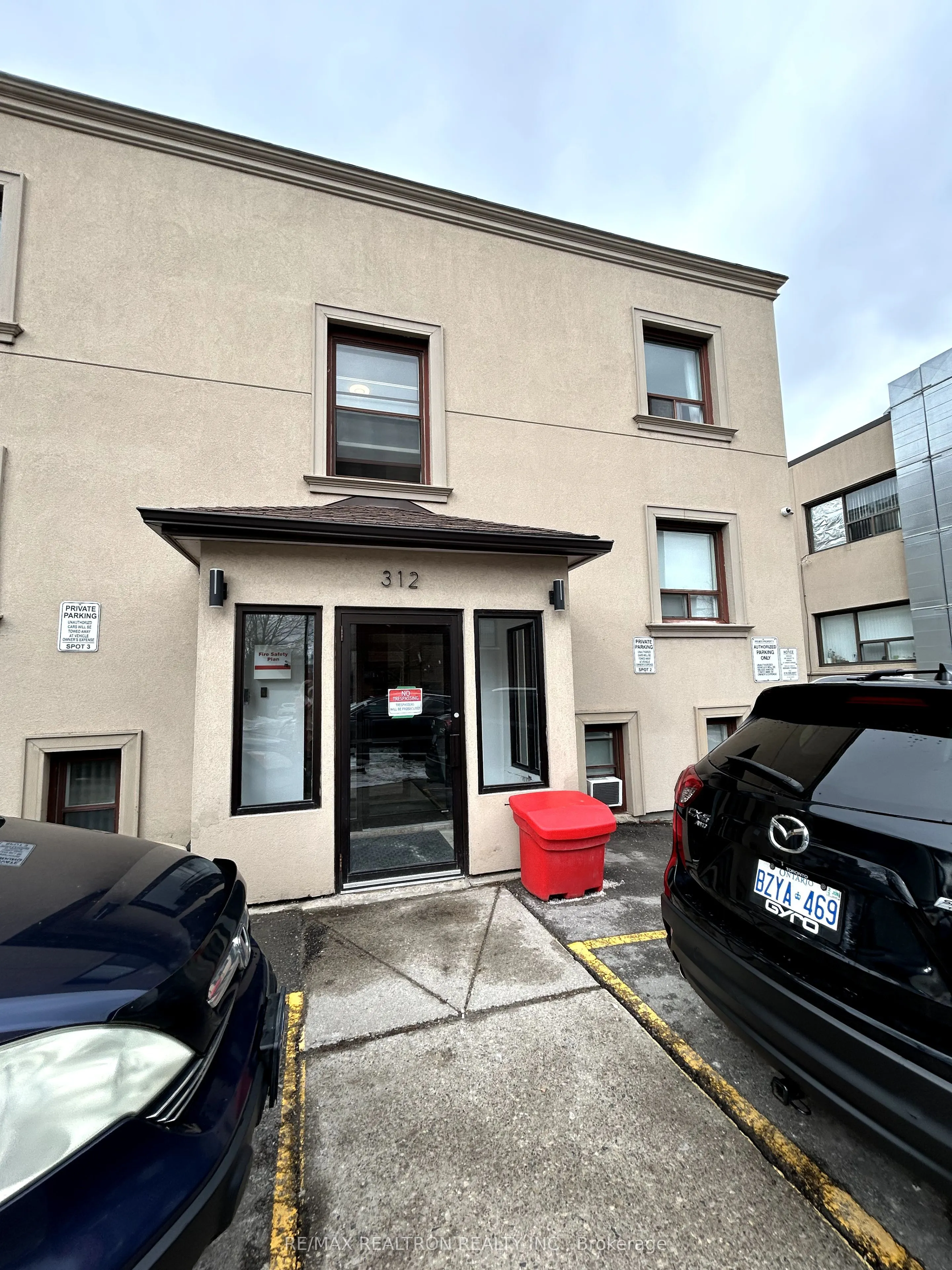312 Douglas Avenue, #202