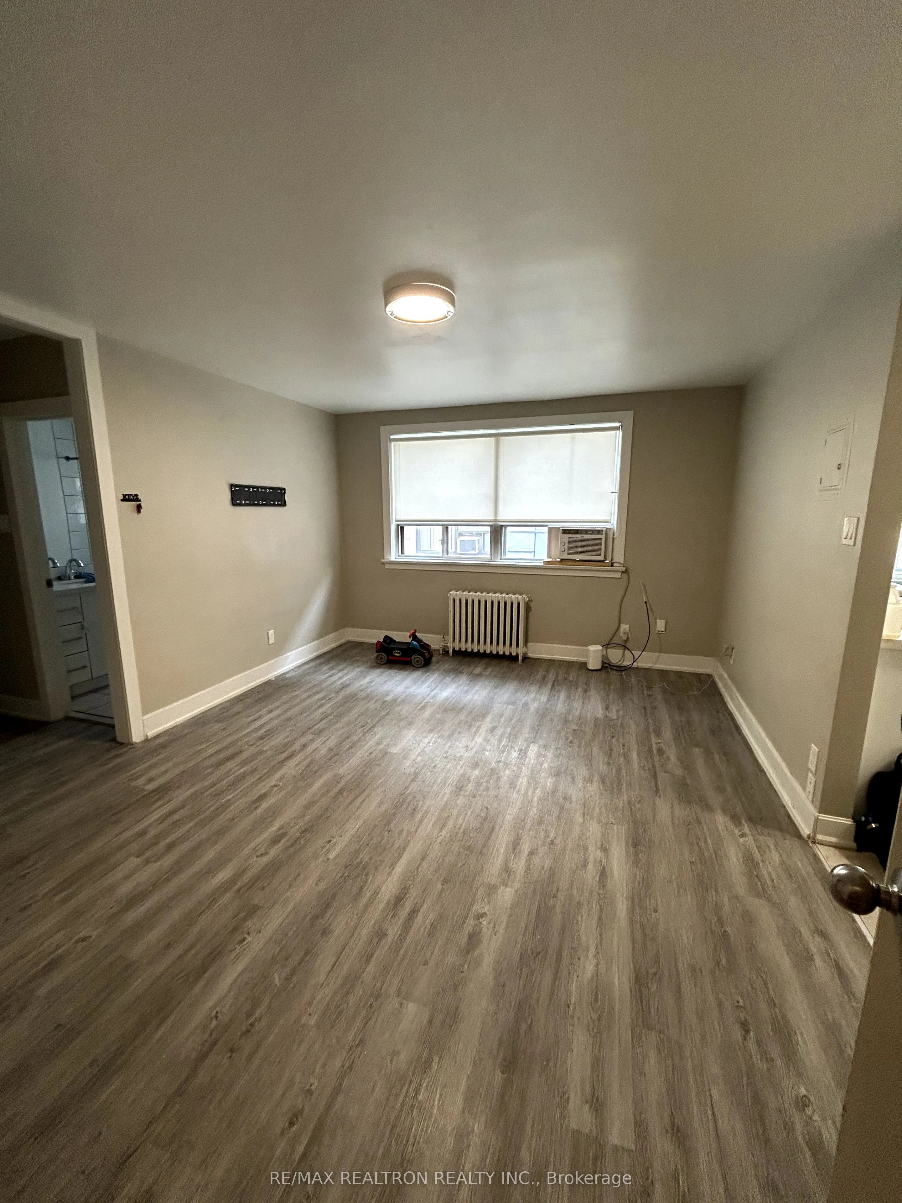 312 Douglas Avenue, #202
