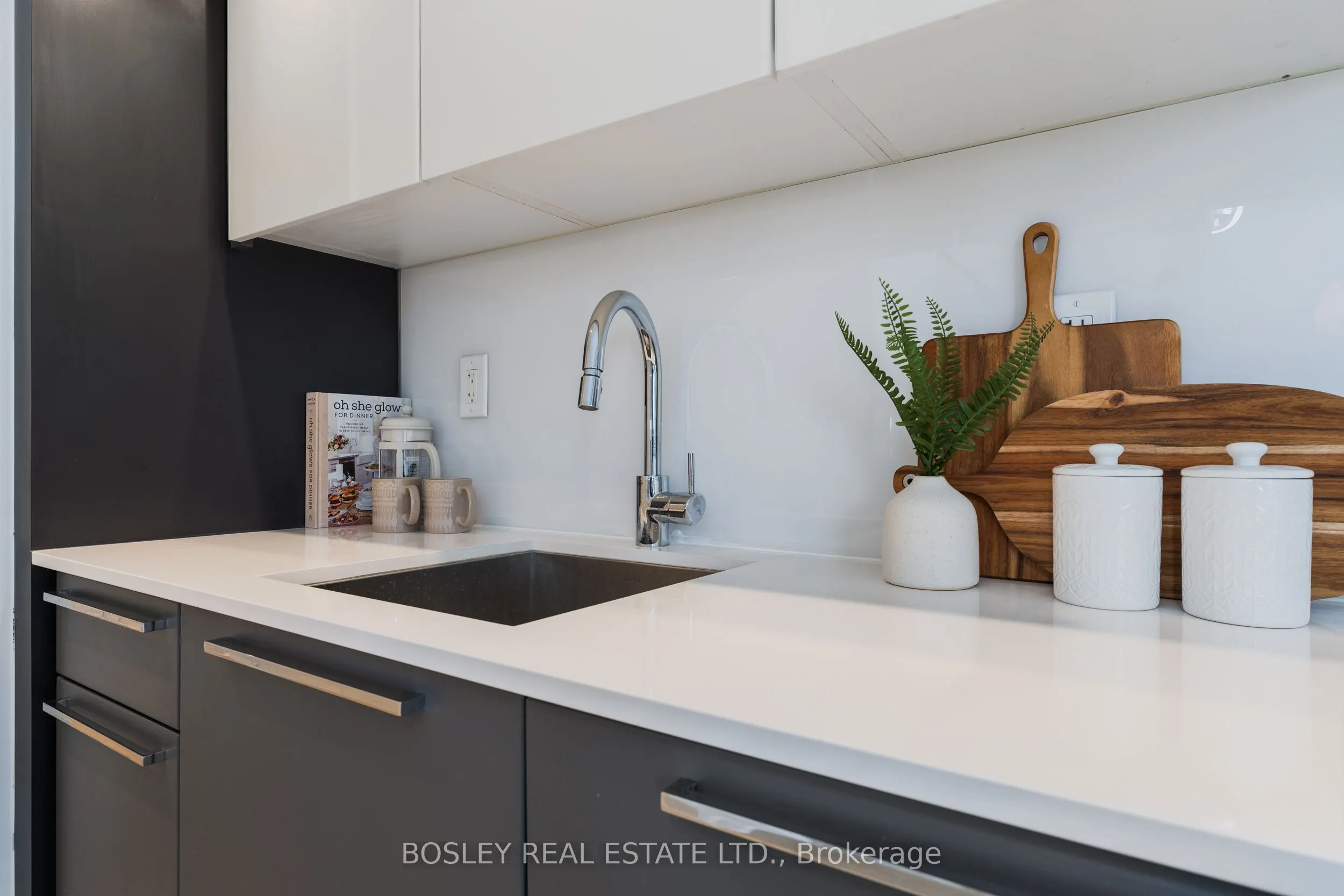 15 Grenville Street, #1206