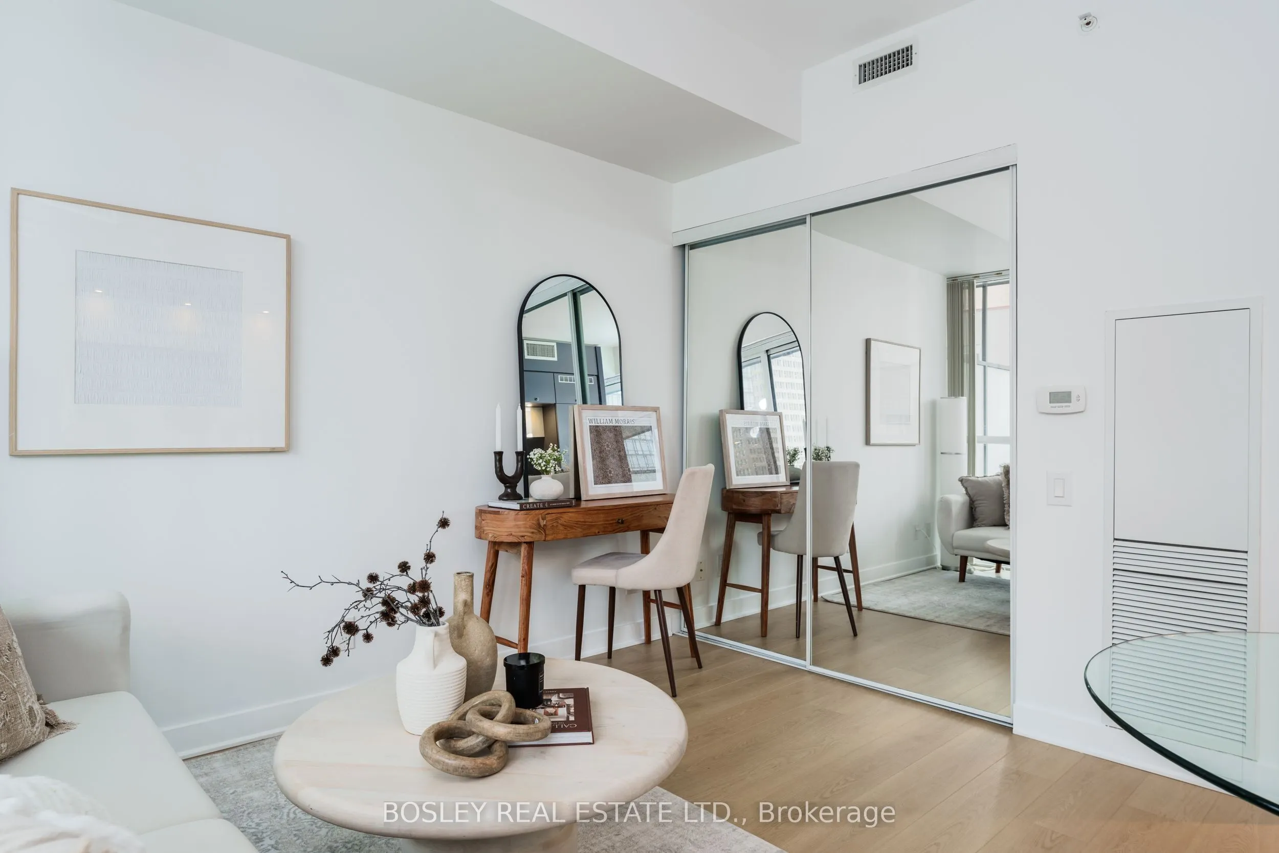 15 Grenville Street, #1206