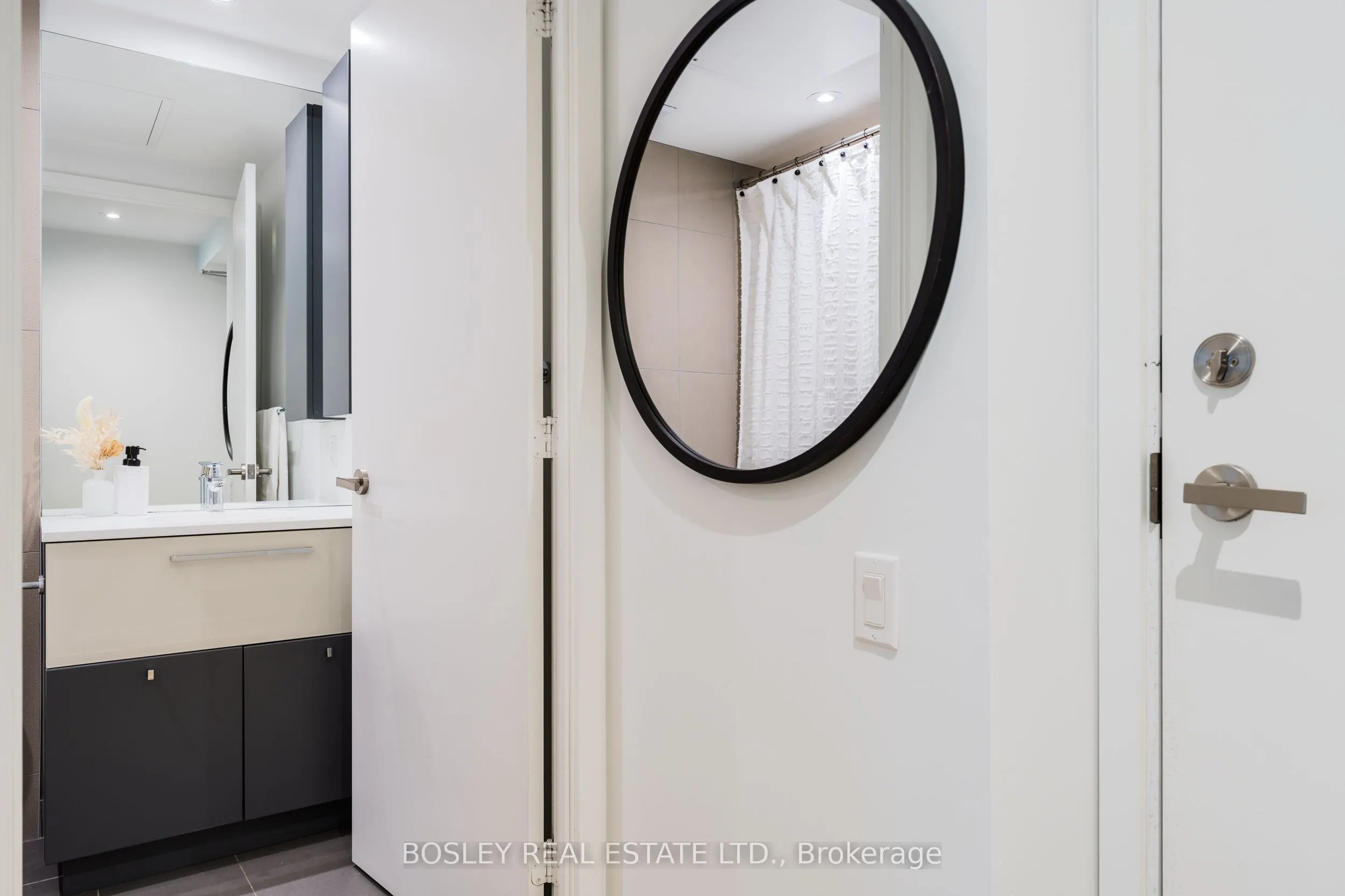 15 Grenville Street, #1206