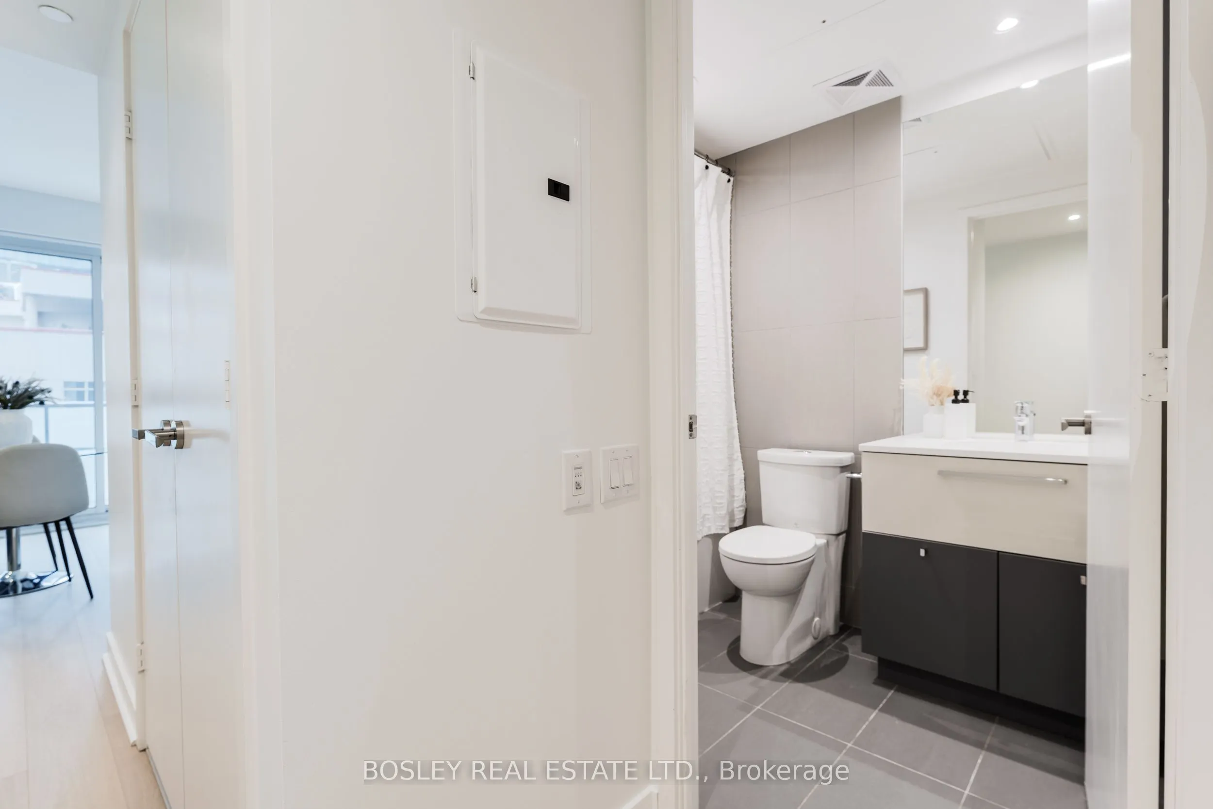 15 Grenville Street, #1206