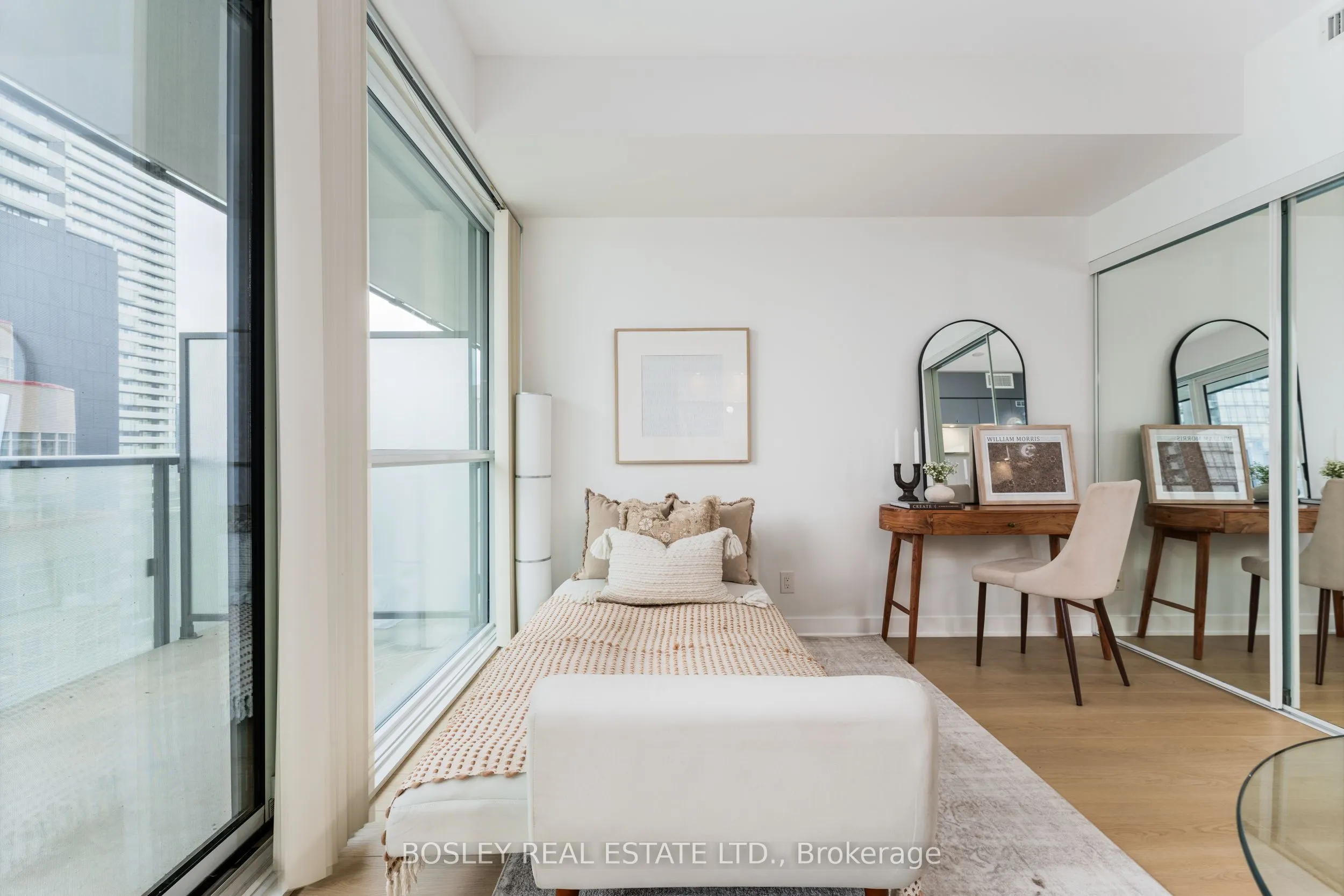 15 Grenville Street, #1206