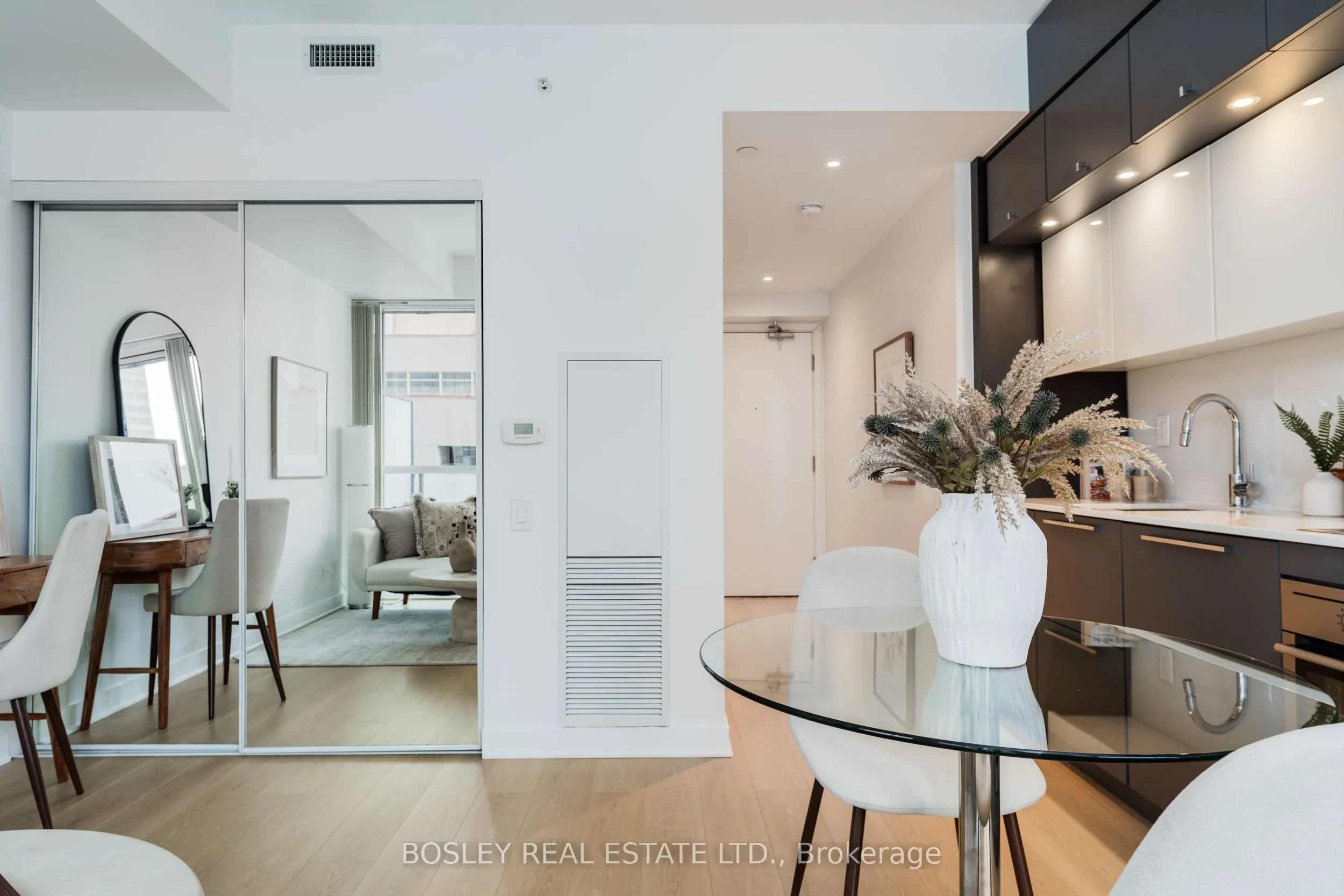15 Grenville Street, #1206