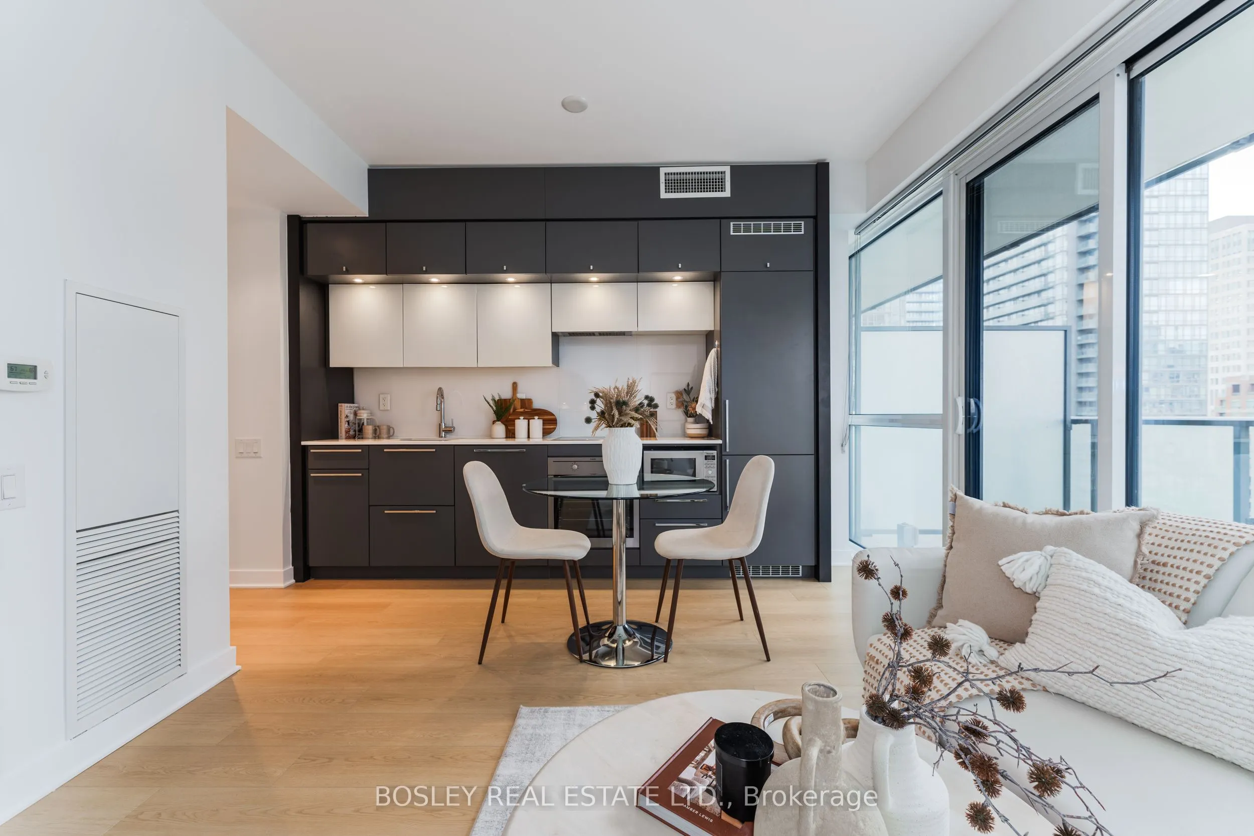 15 Grenville Street, #1206