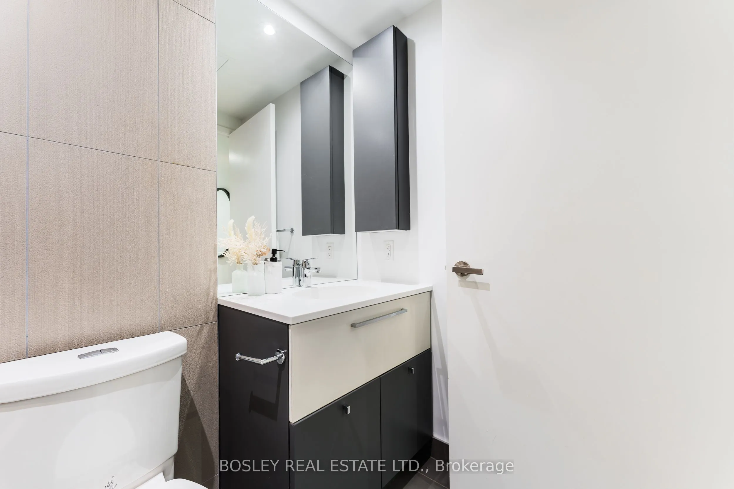 15 Grenville Street, #1206