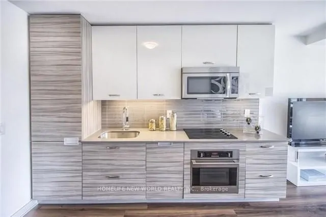 210 Simcoe Street, #1804