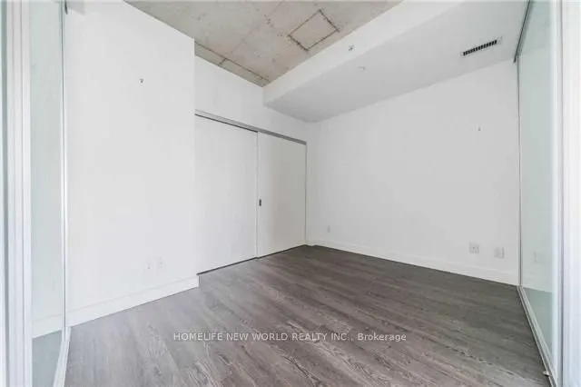 210 Simcoe Street, #1804