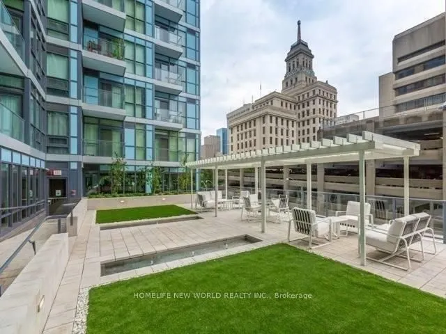210 Simcoe Street, #1804