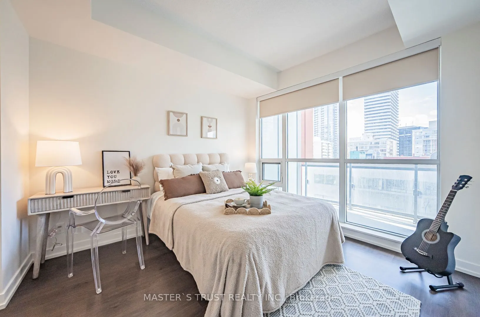 89 Dunfield Avenue #801